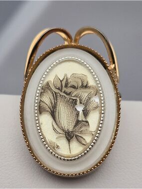 Antique Style Floral Cameo Brooch Gold Tone Hand Carved 1.25" Rose
